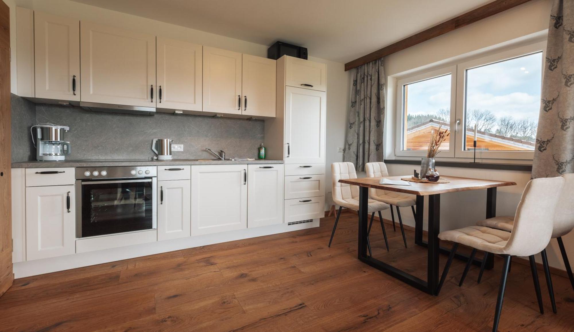 Koenigsblick Poppler Apartment Hopferau